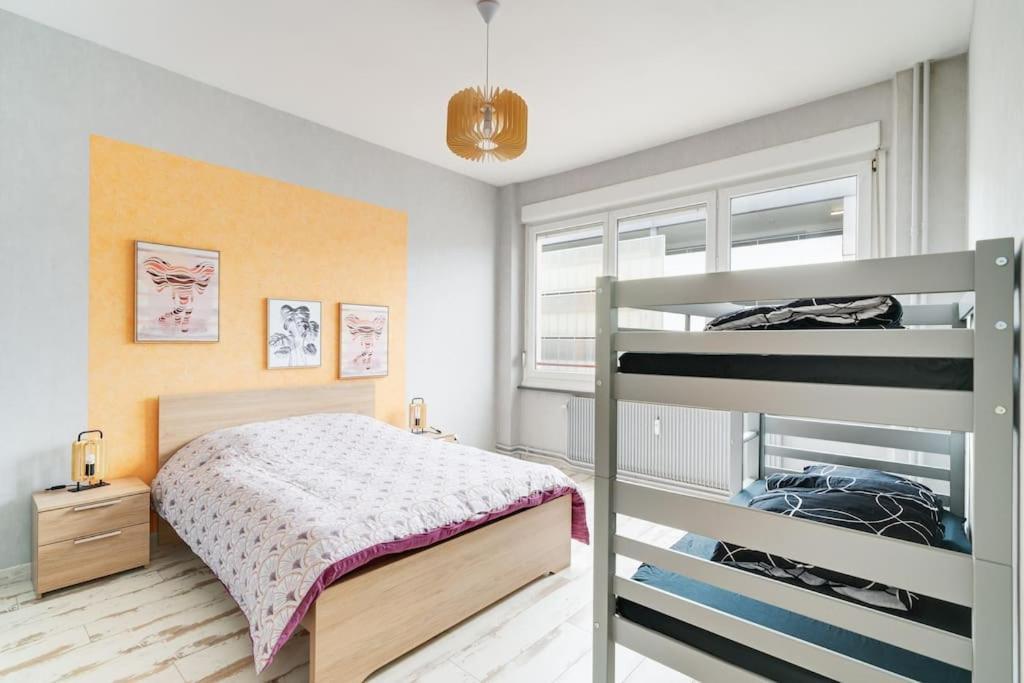 Superbe Appartement A Une Minute A Pied De La Gare Epinal Exterior photo