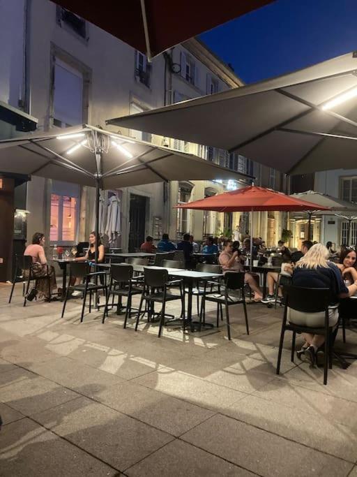 Superbe Appartement A Une Minute A Pied De La Gare Epinal Exterior photo